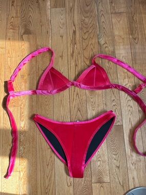 NWOT Hoaka swimwear bikini